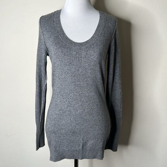 Banana Republic Gray Italian Yarn Pointelle Sweater - Picture 1 of 5